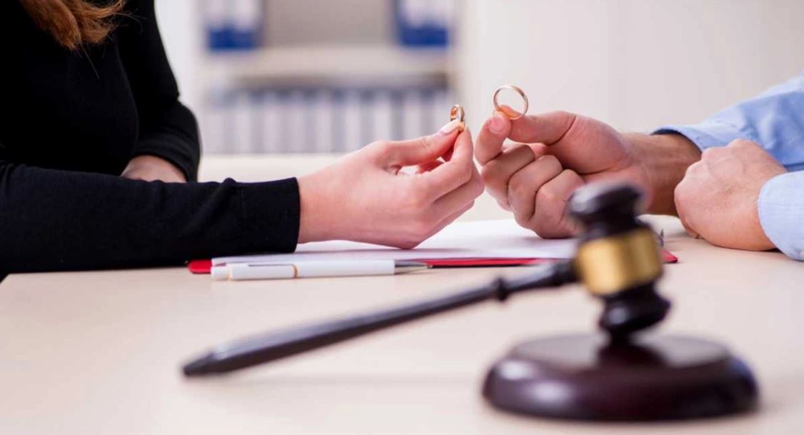 İZMİR KARŞIYAKA BOŞANMA AVUKATI