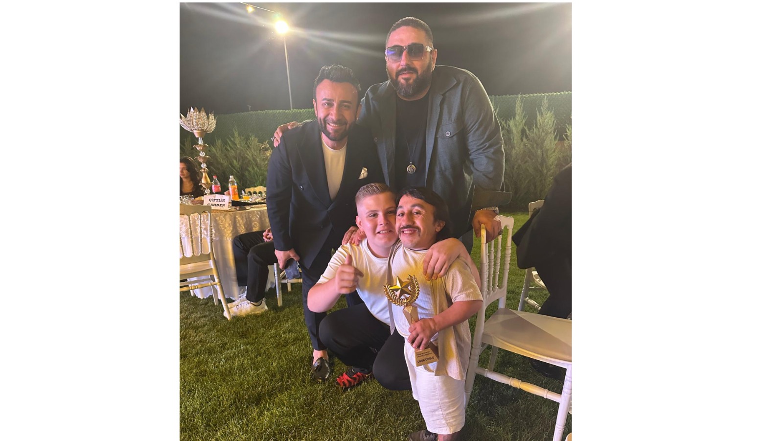 2025 MKK MEDYA LİA AWARDS & FASHION ÖNEMLİ İSİMLERE EV SAHİPLİĞİ YAPTI.